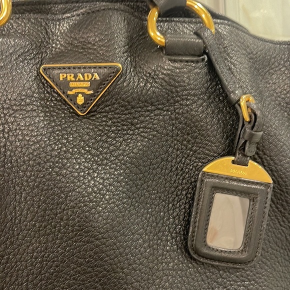 Prada bag - Picture 2 of 8